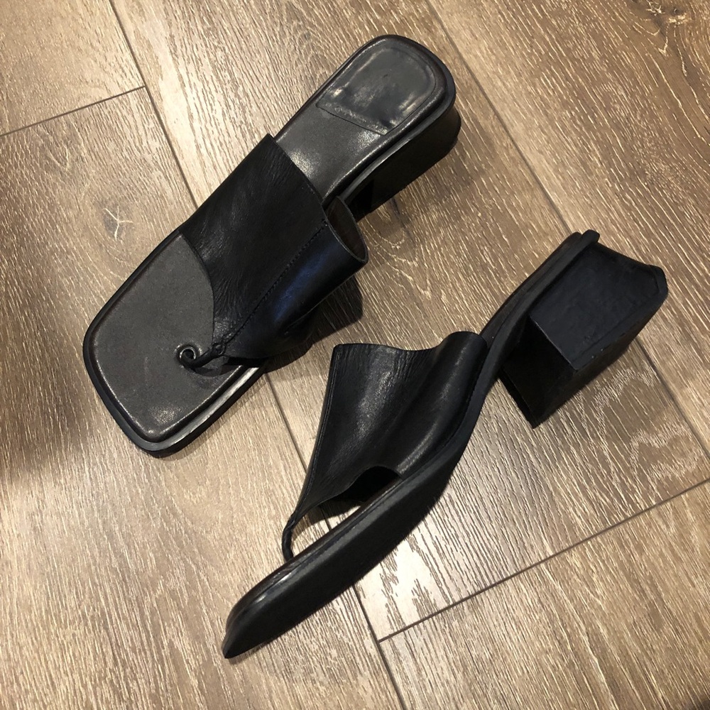 Black square toed leather slides with square heel size 9 women’s y2k